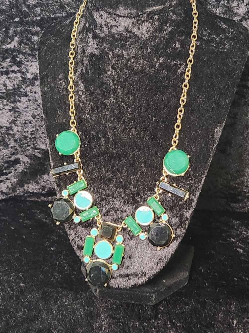 KATE SPADE Gold-Tone Mod Cluster Emerald Green & Black Geometric Statement Neckl